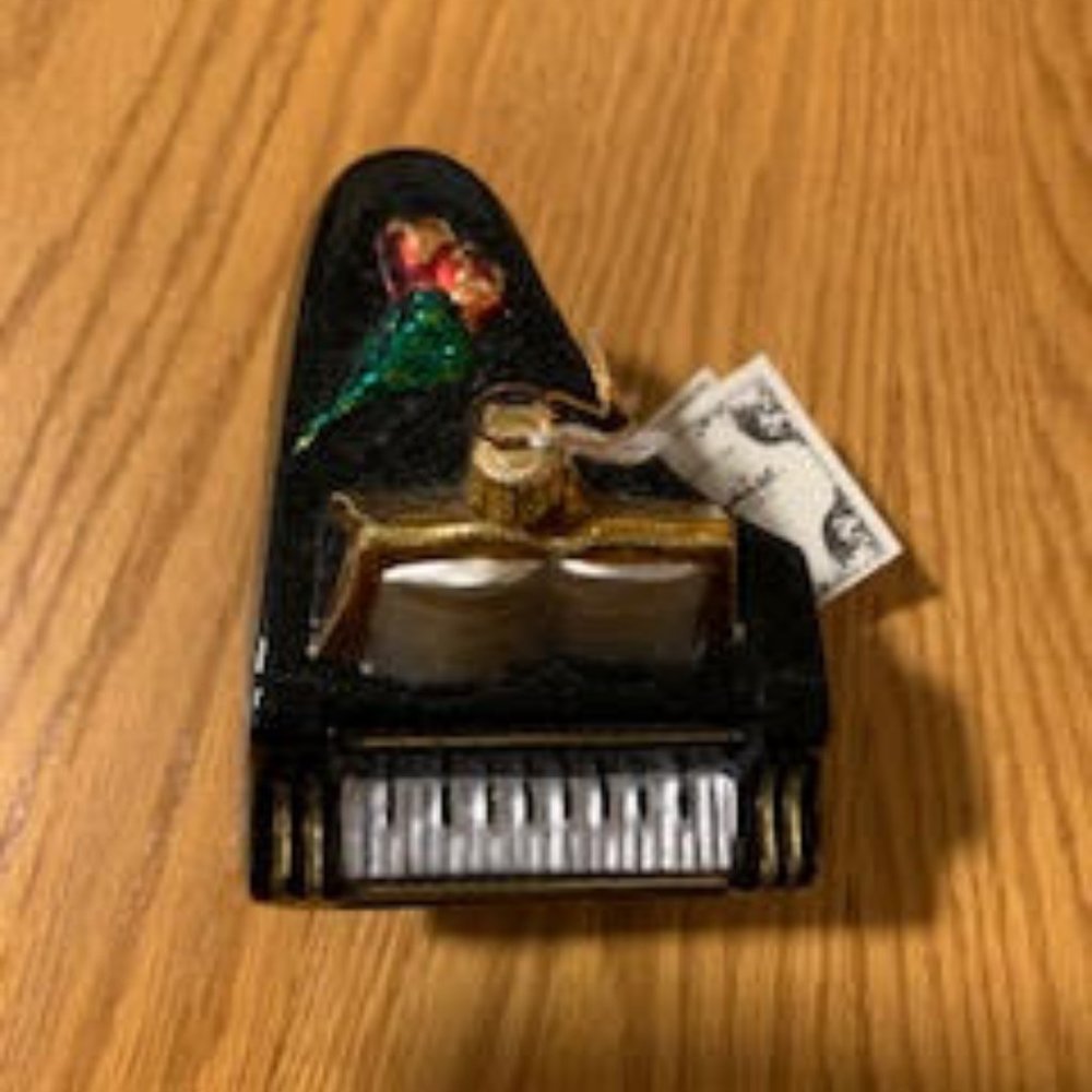 Polonaise Collection Piano ornament